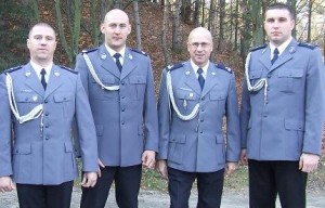 Od lewej: Dariusz Nowicki, Daniel Majewski, komendant Władysław Trzaskawski i Adam Kubicki.